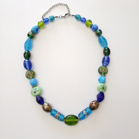 blue green glass beaded necklace - Picture 8 of 10